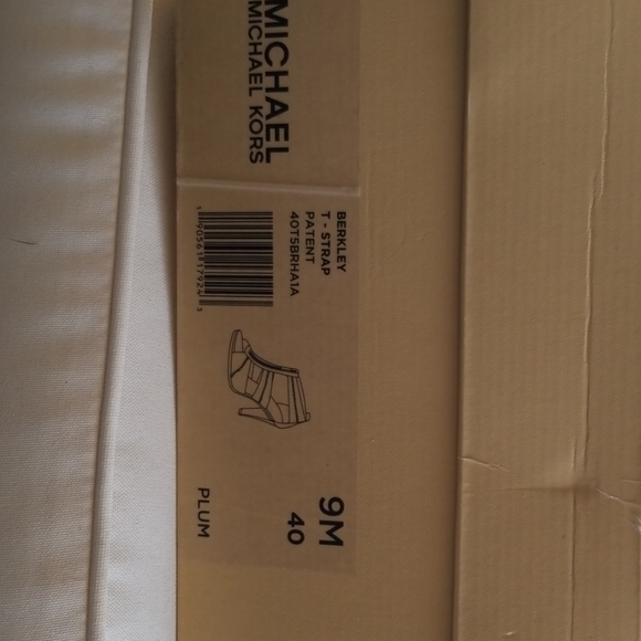 MK Berkley T-Strap size 9 - Picture 5 of 5